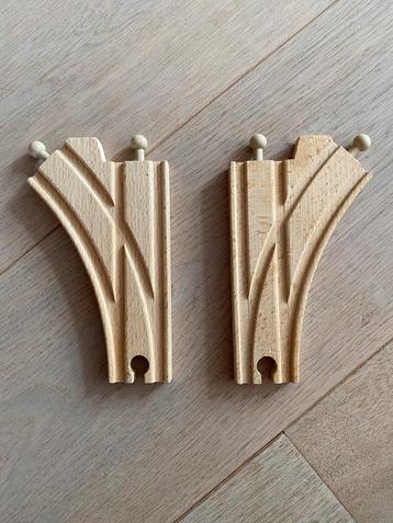 2 splitsingen voor de houten treinbaan beschikbaar voor biedingen