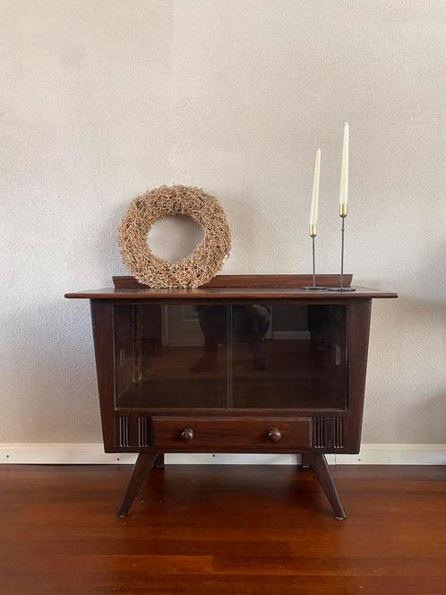 Vintage vitrinekastje met schuifdeurtje, Huis en Inrichting, Kasten | Vitrinekasten, Minder dan 100 cm, 50 tot 100 cm, Ophalen of Verzenden