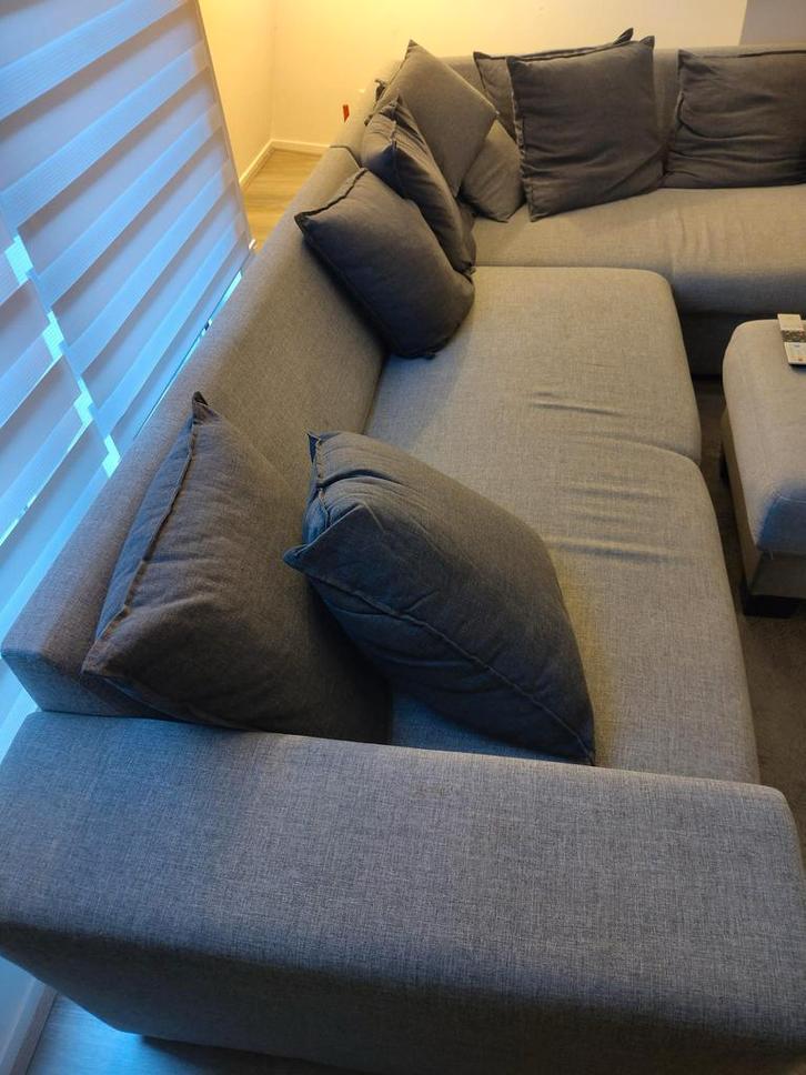 Grote donkergrijze hoekbank met kussens - Weesp, Huis en Inrichting, Banken | Complete zithoeken, Gebruikt, Stof, Ophalen