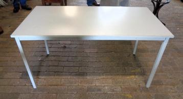  Stevige witte hobbytafel - 140 cm x 70 cm - beschikbaar voor biedingen