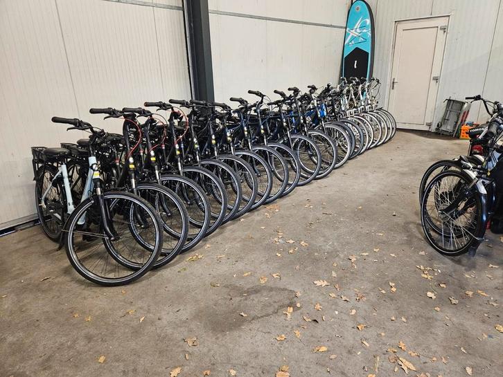 Doorlopend electrische gazelle dames en heren fietsen, Fietsen en Brommers, Elektrische fietsen, Gebruikt, Gazelle, 50 km per accu of meer