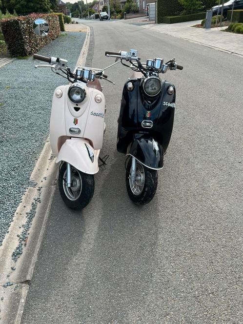 Schuurvondst scoot di lucio, Fietsen en Brommers, Brommers | Schadebrommers, Overige merken, Ophalen