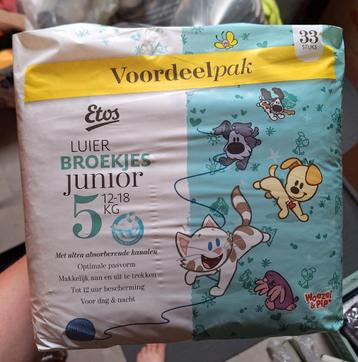100 luierbroekjes maat 5 Woezel en Pip beschikbaar voor biedingen