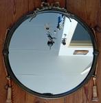 Antiek ronden strik spiegel met aanweers zijde een kwastje, Ophalen of Verzenden, Rond, Minder dan 50 cm, Minder dan 100 cm