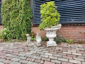 Tuinvaas plantenbak beschikbaar voor biedingen