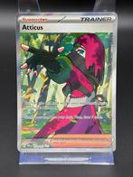 Trainer Atticus - Pokémon Prismatic Evolutions - #133 PRE, Ophalen of Verzenden, Zo goed als nieuw, Losse kaart, Foil