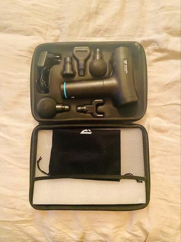 Rockerz Massage Gun - 6 attachments, 30 speeds. beschikbaar voor biedingen