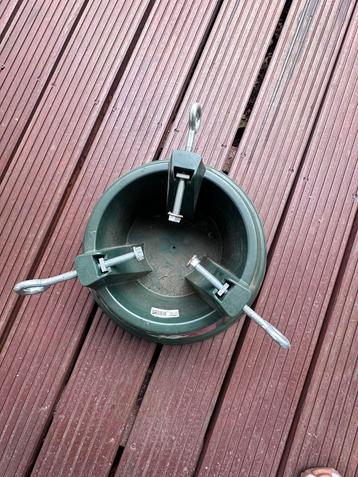 Ketstboomstandaard beschikbaar voor biedingen