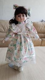 Porceleinen pop 40cm h x 23cm b, Verzamelen, Poppen, Ophalen of Verzenden, Pop