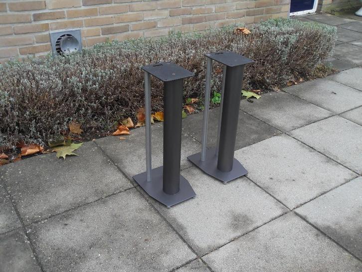 Prachtige stalen luidspreker stands, gebruikt, zie foto"s!!!, Audio, Tv en Foto, Luidsprekers, Gebruikt, Front, Rear of Stereo speakers