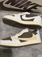 Travis Scott Jordan 1 Low Reverse Mocha Maat 44 Nieuw, Kleding | Heren, Schoenen, Bruin, Nieuw, Ophalen of Verzenden, Sneakers of Gympen