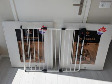 A3 Safetydoor traphekjes – 3 stuks (2 nieuw in doos) beschikbaar voor biedingen