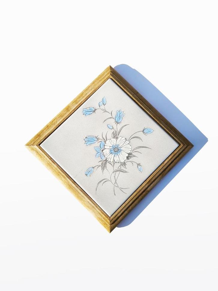 Tegeltje in lijst, bloemetjes, vintage, Huis en Inrichting, Woonaccessoires | Wanddecoraties, Verzenden