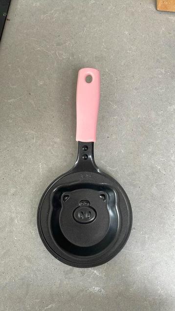 Joie varkentjes / pig koekenpan beschikbaar voor biedingen