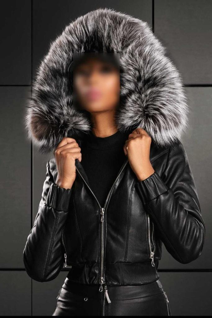 Designer Bomberjacket lamsleer met bonte Capuchon maat 36, Kleding | Dames, Jasjes, Kostuums en Pakken, Zo goed als nieuw, Jasje