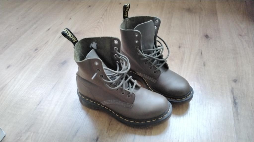 Dr. Martens zgan, Kleding | Dames, Schoenen, Lage of Enkellaarzen, Ophalen of Verzenden, Groen, Dr. Martens