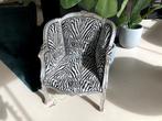 Fauteuil met zilverkleurig frame en zebraprint-stoffering, Ophalen, Gebruikt, Minder dan 75 cm, 50 tot 75 cm
