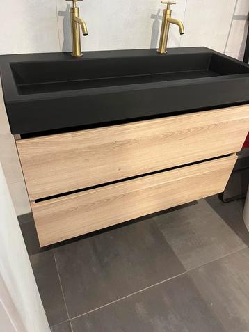Wastafelmeubelset – Kast + Wastafel + Kranen – Showroommodel beschikbaar voor biedingen