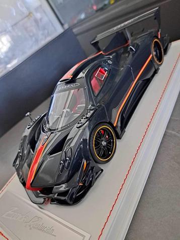 Dino Models Pagani Zonda Revolucion (Carbon/red) beschikbaar voor biedingen