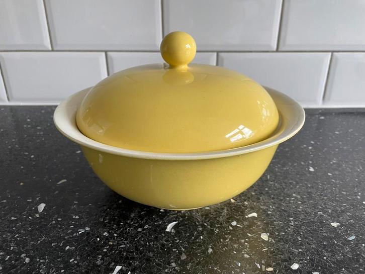 Gele dekschaal / groenteschaal Regout, Antiek en Kunst, Antiek | Servies los, Ophalen of Verzenden