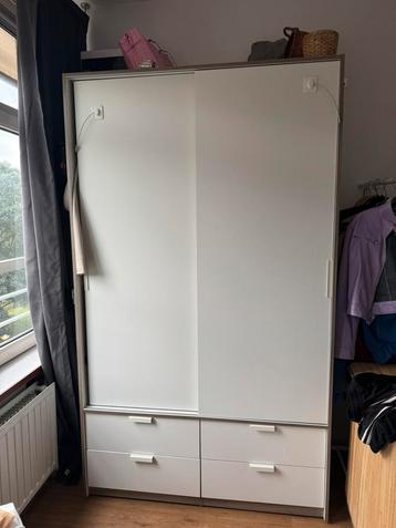 Kledingkast ikea wit