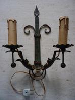Vintage Wandlamp met 2 Kaarslampjes ca. 1930 Smeedijzer, Gebruikt, Vintage, Ophalen of Verzenden, Metaal