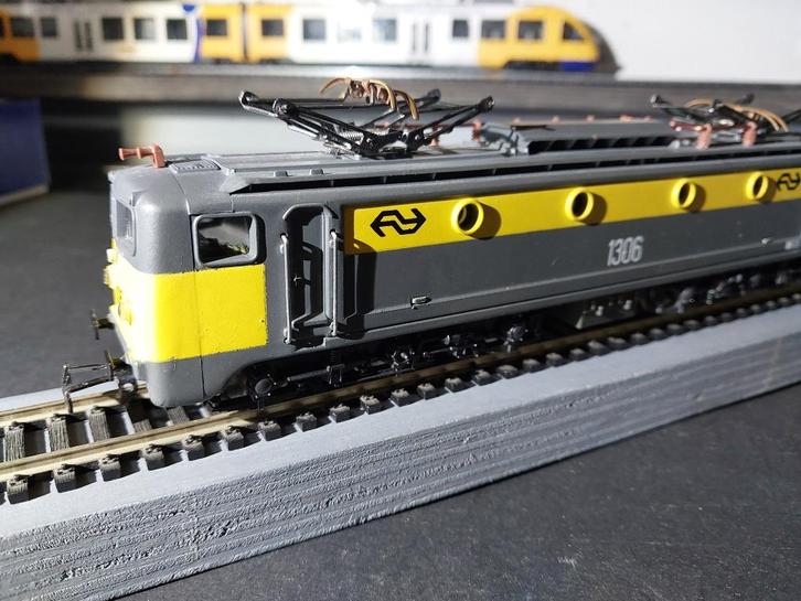Jouef 8891 Locomotief 1306 NS, Hobby en Vrije tijd, Modeltreinen | H0, Zo goed als nieuw, Locomotief, Gelijkstroom, Jouef, Analoog