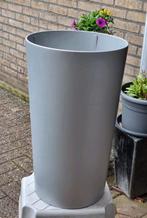 Hoge, 56 cm,  kunststof     PLANTENBAK   ZILVERGRIJS, Kunststof, Rond, Ophalen of Verzenden, Zo goed als nieuw