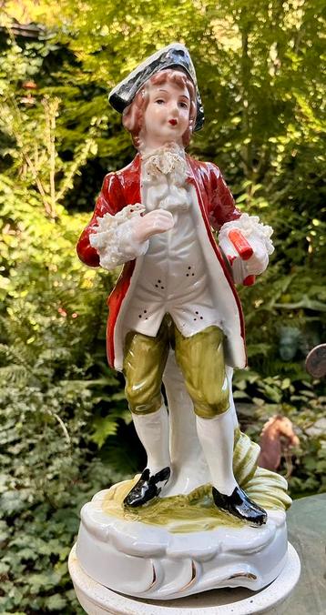 Antiek porselein figuur. Vermoedelijk Duits. Dresden? beschikbaar voor biedingen
