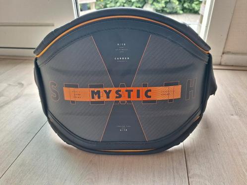 Mystic Stealth Hardshell Waist Harness XXL + Stealth Bar, Watersport en Boten, Kitesurfen, Zo goed als nieuw, Trapeze, Geen board