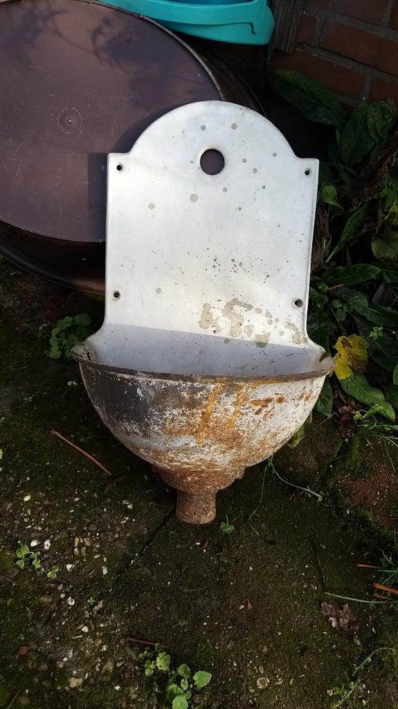 Antieke Gietijzeren Buitenfontein, Antiek en Kunst, Antiek | Emaille, Ophalen