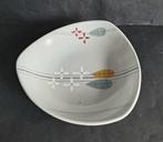 Flora Gouda Plateel aardewerk fruitschaaltje.Hawai 1002,1958, Huis en Inrichting, Keuken | Servies, Ophalen of Verzenden, Overige stijlen