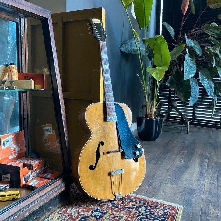 National (Chicago) 1100 California 1952, Muziek en Instrumenten, Snaarinstrumenten | Gitaren | Akoestisch, Gebruikt, Overige typen