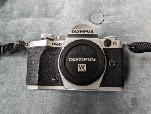 Olympus E-M5 II body  M.Zuiko 60mm f/2.8,  M.Zuiko 14-150mm, Audio, Tv en Foto, Fotocamera's Digitaal, Gebruikt, Olympus, Ophalen of Verzenden