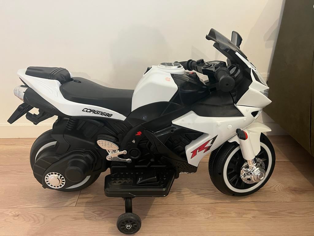 Acu moter motor - Speelgoed motor, Kinderen en Baby's, Speelgoed | Buiten | Accuvoertuigen, Gebruikt, Ophalen