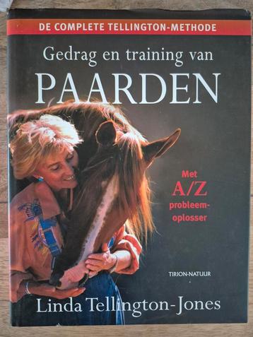 Het Ultieme boek over Gedrag en training van Paarden beschikbaar voor biedingen