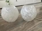 2 x Ikea tafellampen Knubbig wit glas met bloemen, Ophalen, Gebruikt, Glas, Minder dan 50 cm