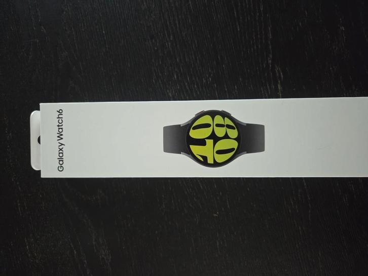 Samsung Galaxy Watch6 Gesealed in doos, Sieraden, Tassen en Uiterlijk, Smartwatches, Zo goed als nieuw, Android, Zwart, Afstand