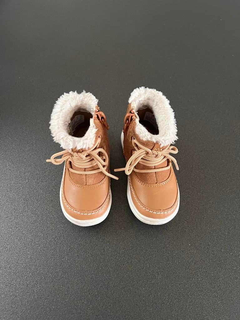 Hele mooie schoenen / snowboots van Clarks - maat 20, Ophalen of Verzenden, Zo goed als nieuw, Jongetje of Meisje, Schoentjes
