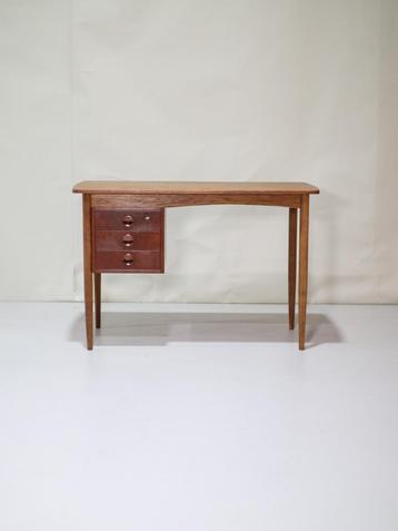 Bureau vintage teakhout vrijstaand Deens beschikbaar voor biedingen