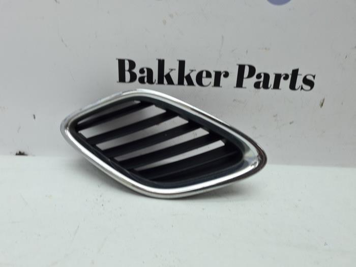 Grille van een Saab 9-3, Auto-onderdelen, Carrosserie en Plaatwerk, Saab, Gebruikt, 3 maanden garantie
