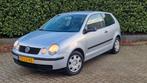 Volkswagen Polo 1.4 55KW 2003 Grijs, Auto's, Voorwielaandrijving, 4 cilinders, Origineel Nederlands, Bedrijf