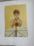 JONGEN SPEELT  TROMPET, Ophalen of Verzenden, Voor 1920, Kinderen