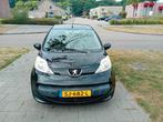 Peugeot 107 1.0 12V 3DR 2006 Zwart, Auto's, Voorwielaandrijving, Stof, Zwart, Airbags