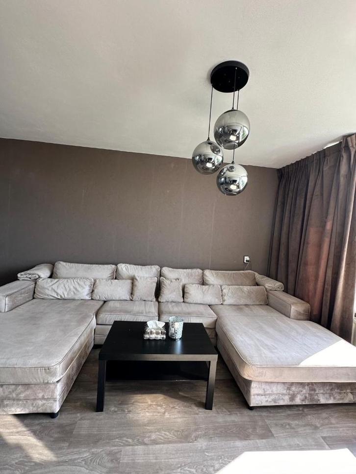 Velvet champagne U Lounge Bank, Huis en Inrichting, Banken | Bankstellen, Zo goed als nieuw, Hoekbank, Vierpersoons of meer, 300 cm of meer