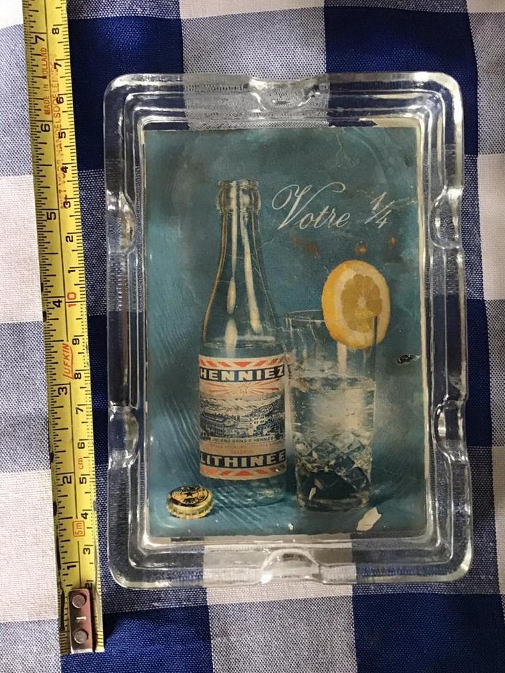 Antieke Glazen Reclame Asbak - Henniez, Antiek en Kunst, Antiek | Overige Antiek, Ophalen of Verzenden