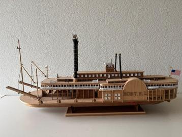 Model Raderboot Robert E. Lee beschikbaar voor biedingen