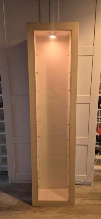 Ikea Bertby vitrinekast, Huis en Inrichting, Kasten | Vitrinekasten, Gebruikt, 150 tot 200 cm, Minder dan 50 cm, 25 tot 50 cm