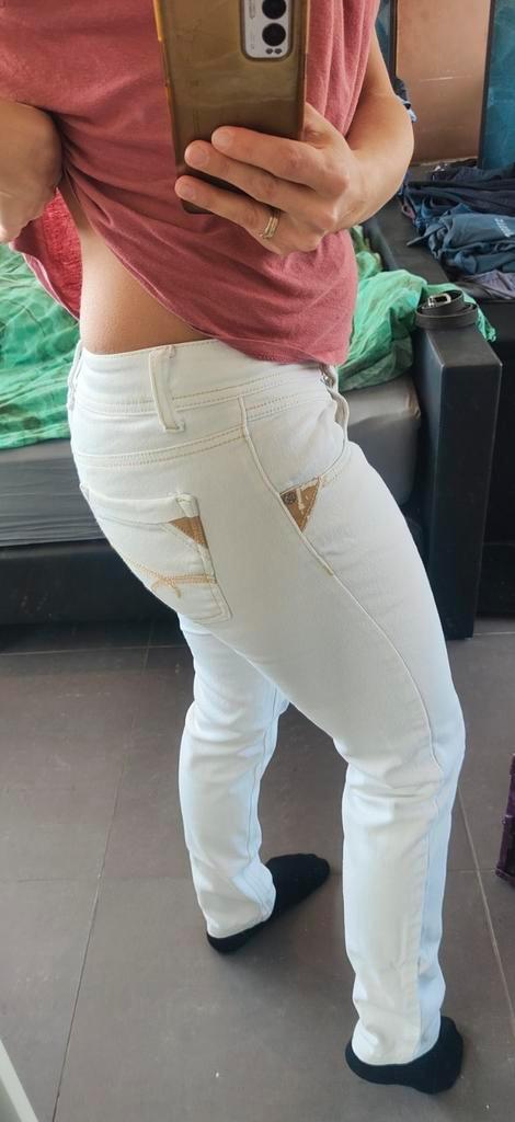 Witte spijkerbroek maat 36, Kleding | Dames, Broeken en Pantalons, Zo goed als nieuw, Maat 36 (S), Wit, Ophalen of Verzenden