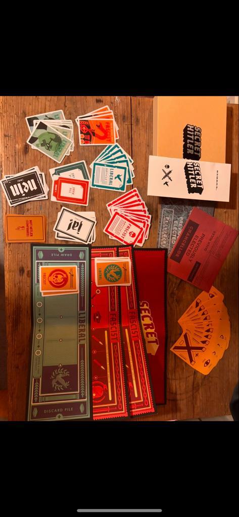 Secret Hitler Bordspel, Hobby en Vrije tijd, Gezelschapsspellen | Bordspellen, Gebruikt, Vijf spelers of meer, Ophalen of Verzenden